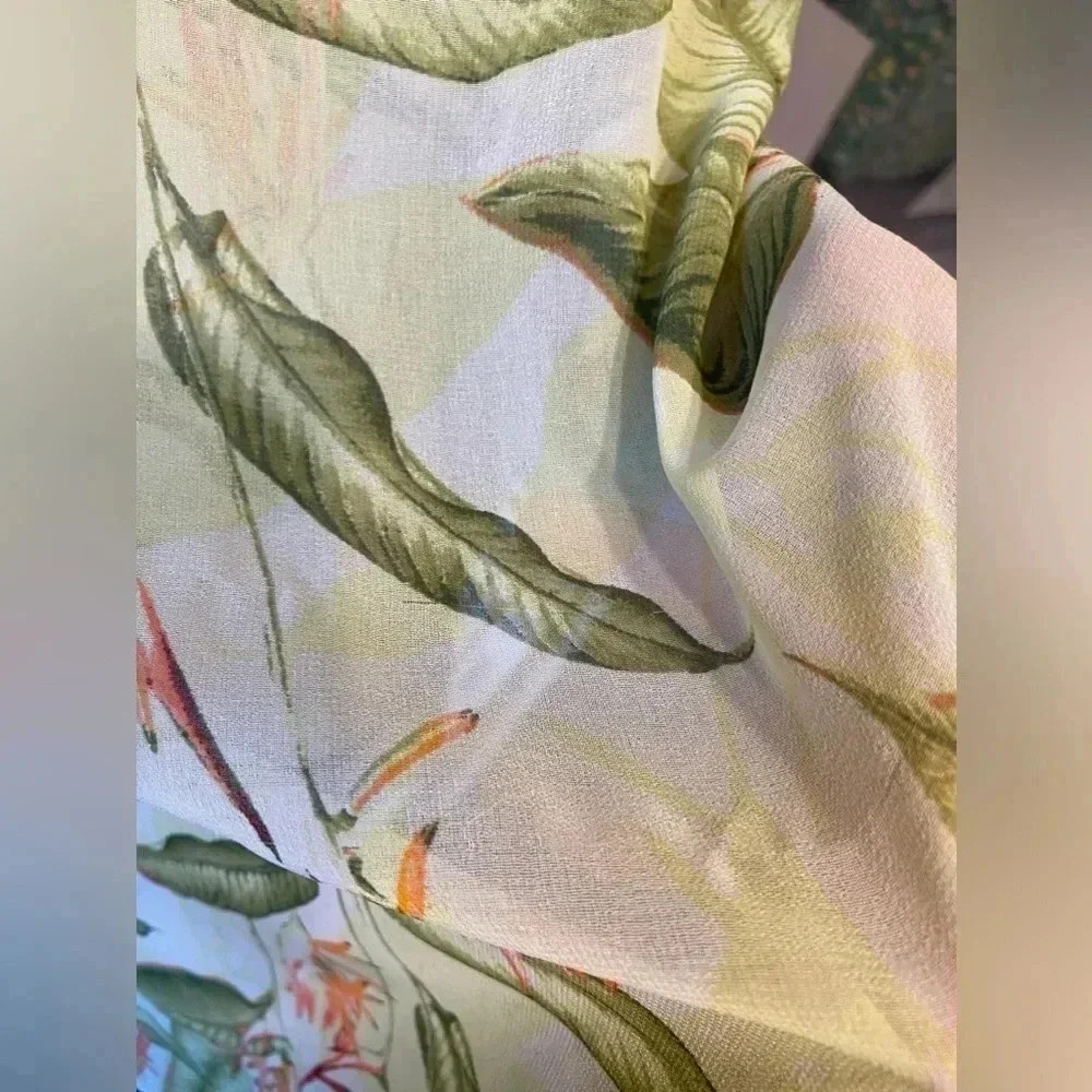 BCBG flowey top. Vacation summer tropical beach sexy​ - Picture 6 of 9